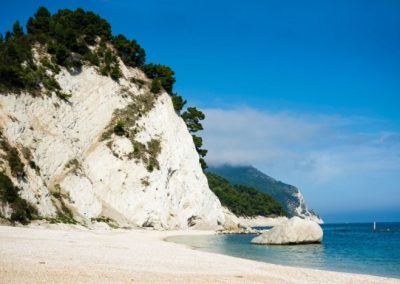 Spiaggia dei Frati del sasso Numana